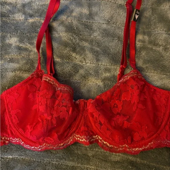 NWT Victoria's Secret Dream Angels Bra 36B - Picture 1 of 6